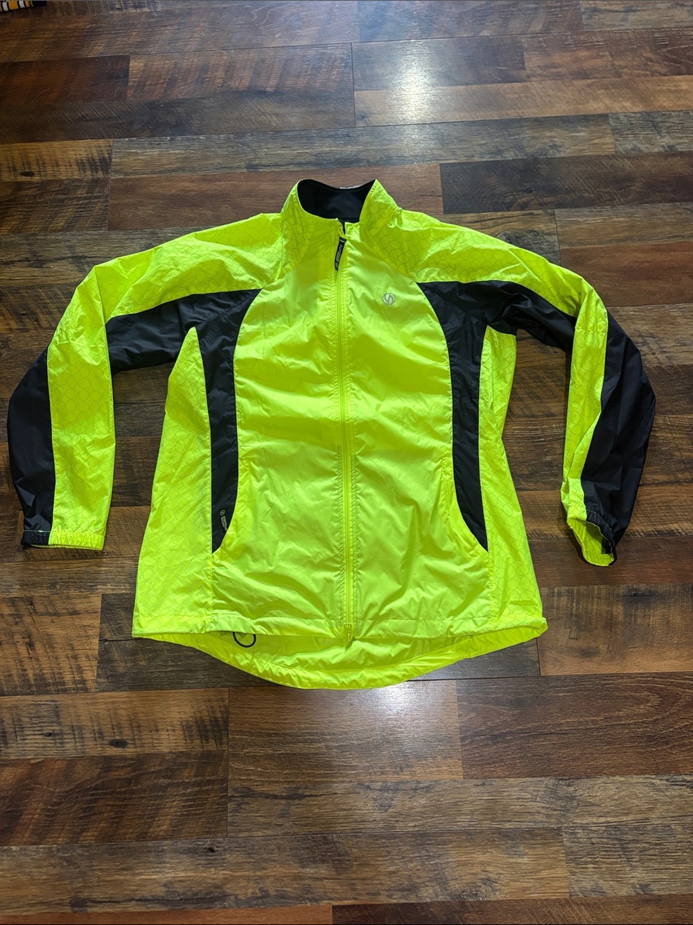 illumiNITE Women's High-Visibility Reflective Running Cycling Jacket Neon Yellow